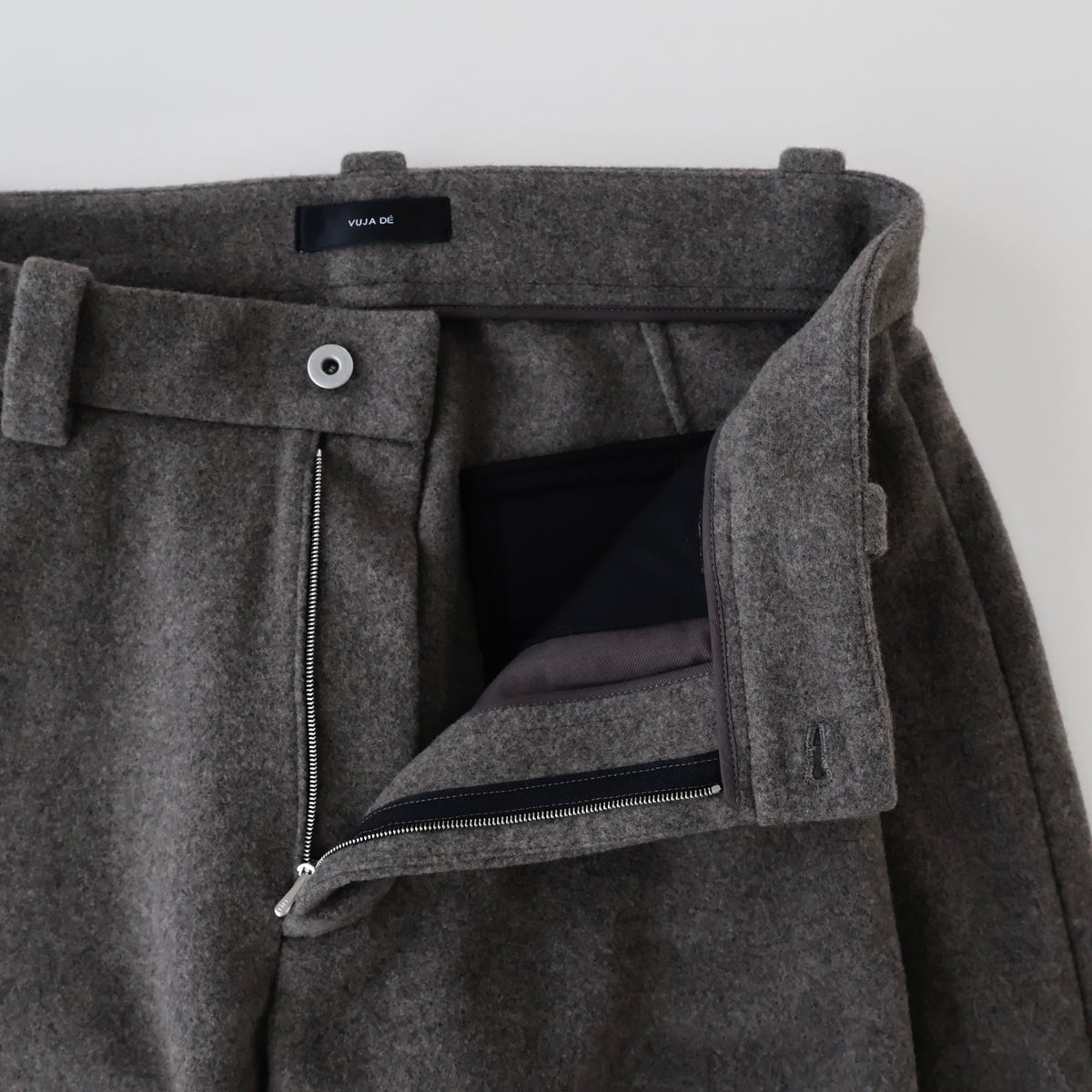 Two-Tuck Pocket Trousers in Wool/Cashmere