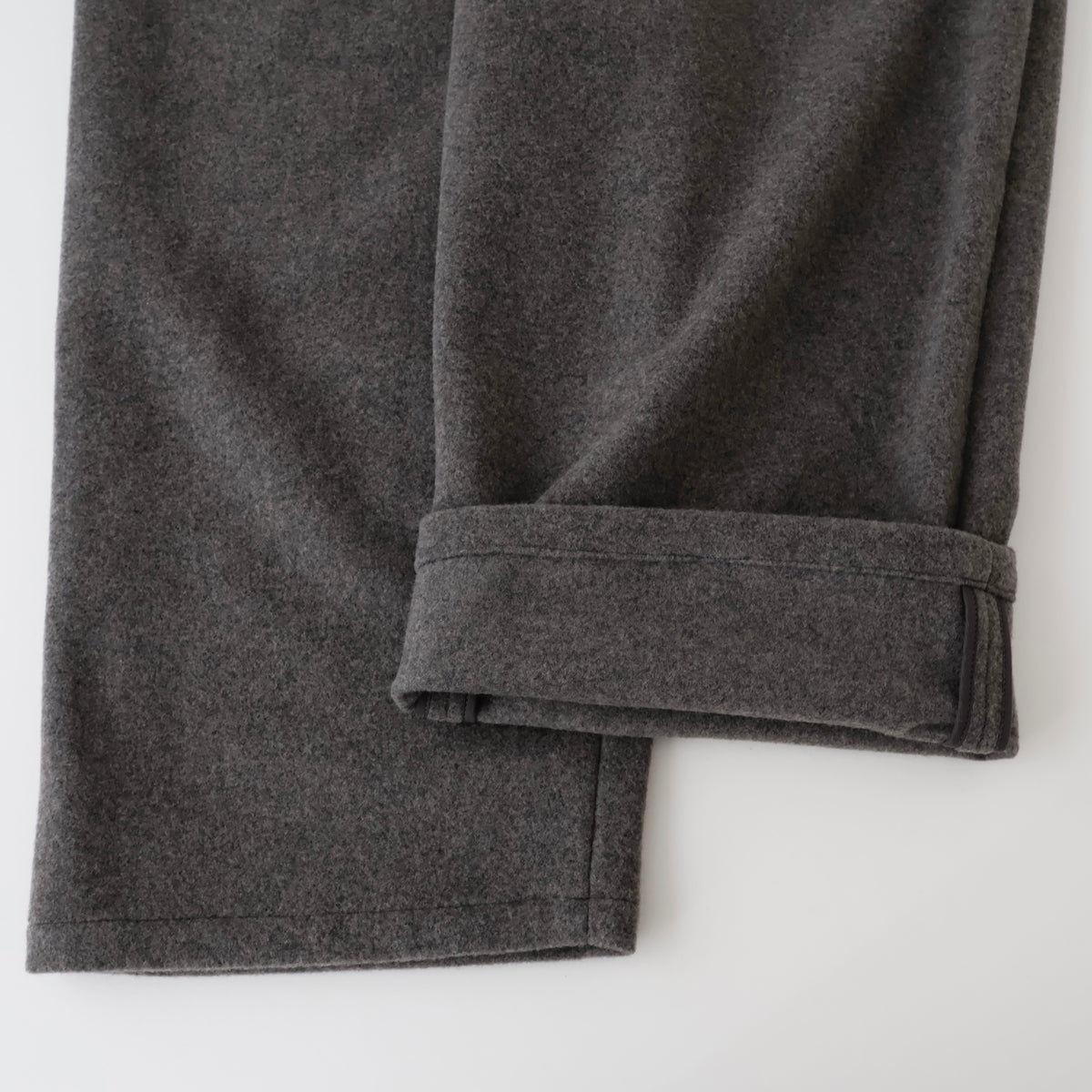 Two-Tuck Pocket Trousers in Wool/Cashmere