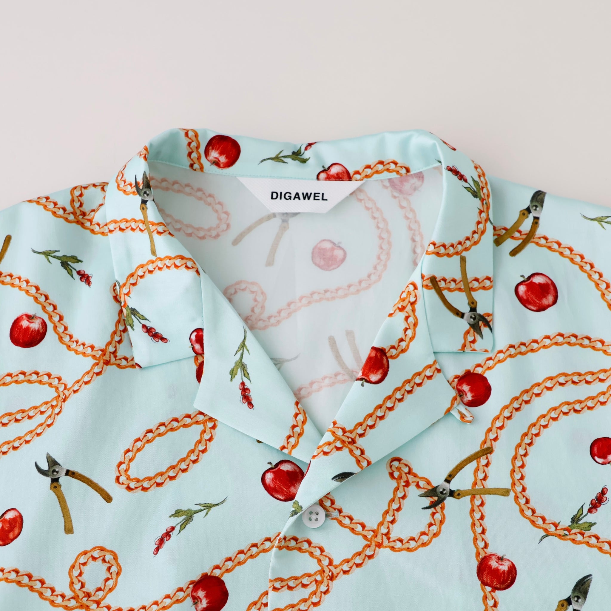 Open-collar S/S shirt (apple&chain)