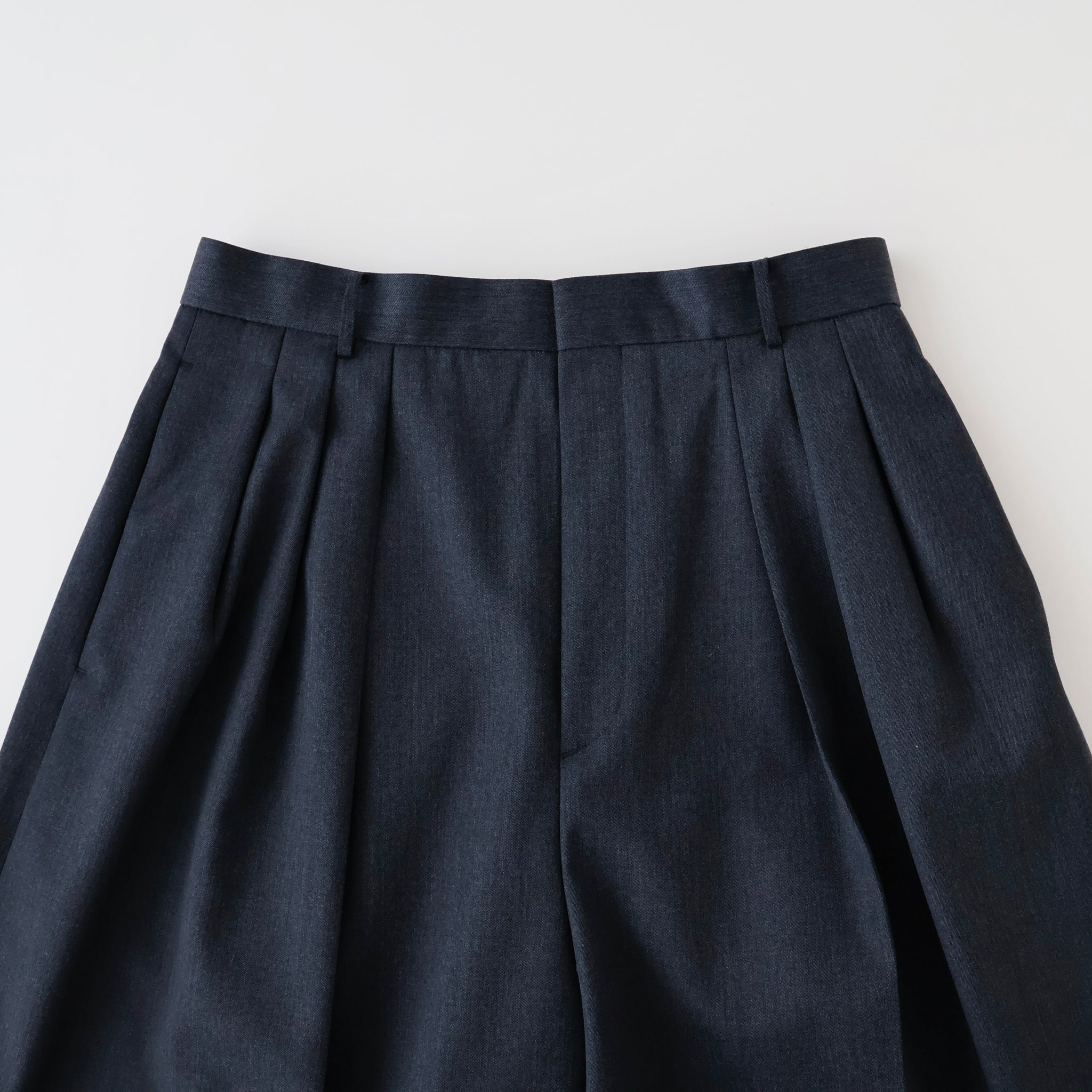COMPACT WOOL_3TUCKED WIDE PANTS