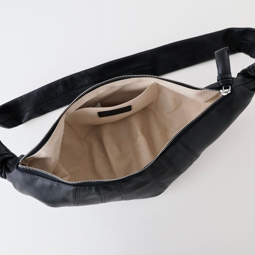 MEDIUM CROISSANT BAG