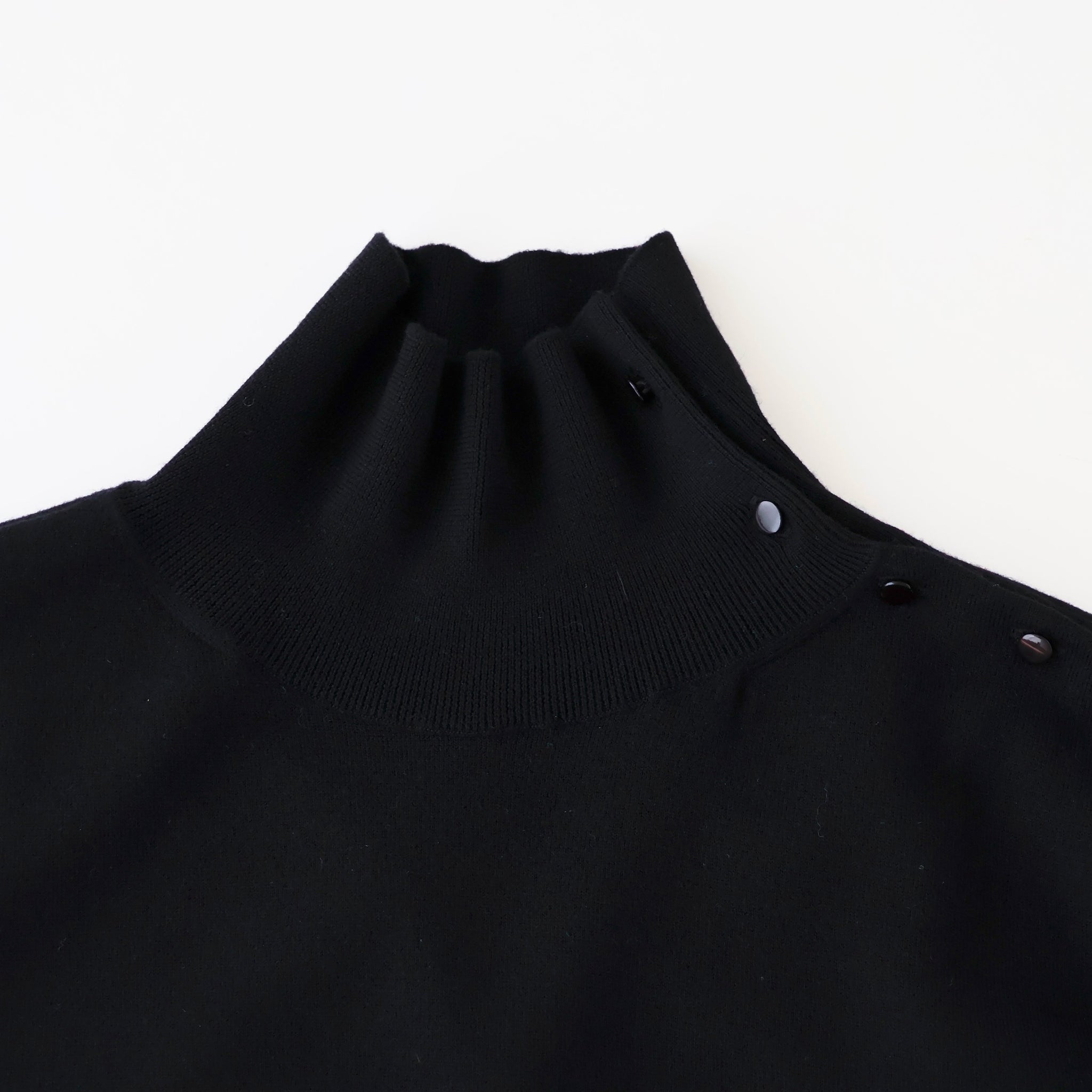 ショルダーボタン ハイネックニット(women's)