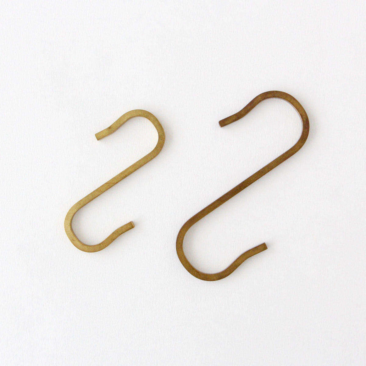 左：HOOK No.2 小　右：HOOK No.2