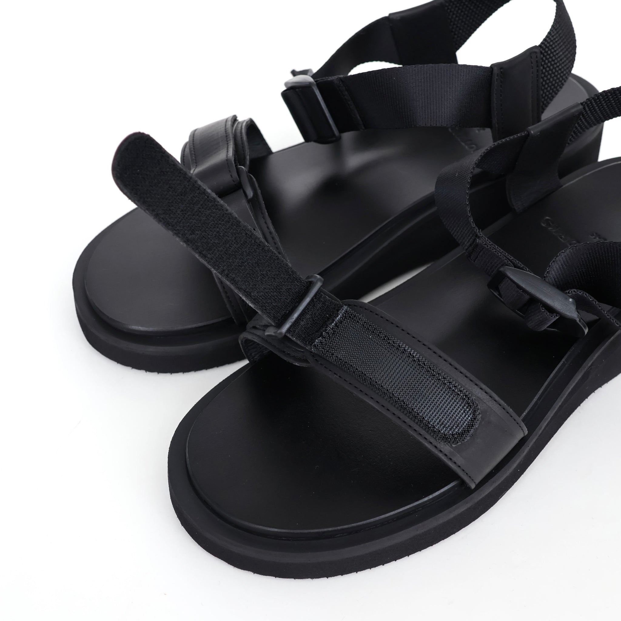 New Sandals with Velcro Straps in Smooth Leather