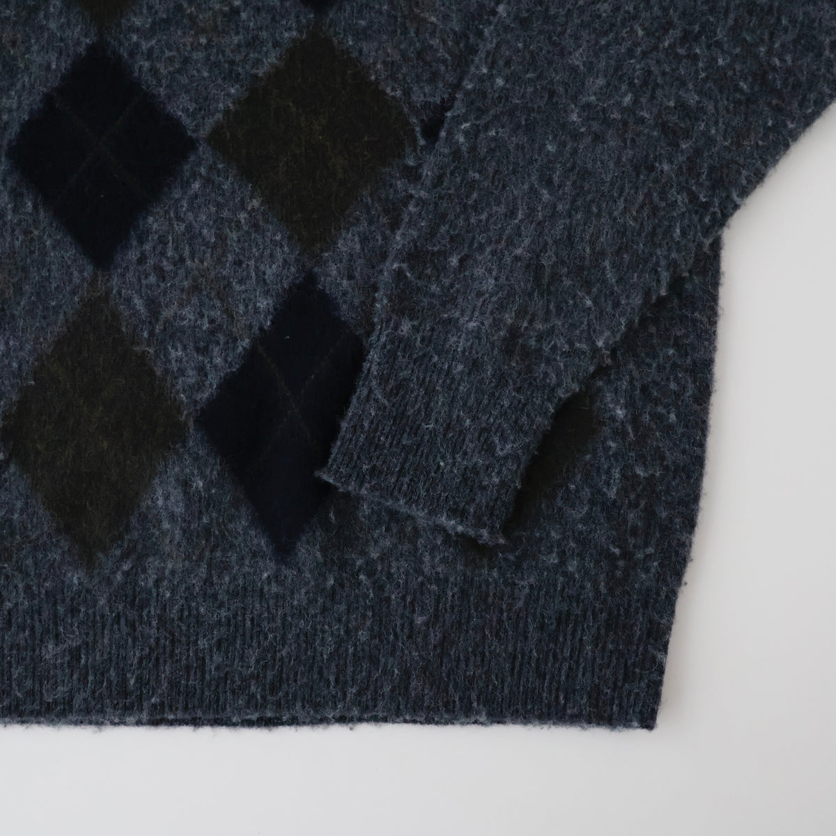 FINE WOOL ARGYLE KNIT CREW NECK LS