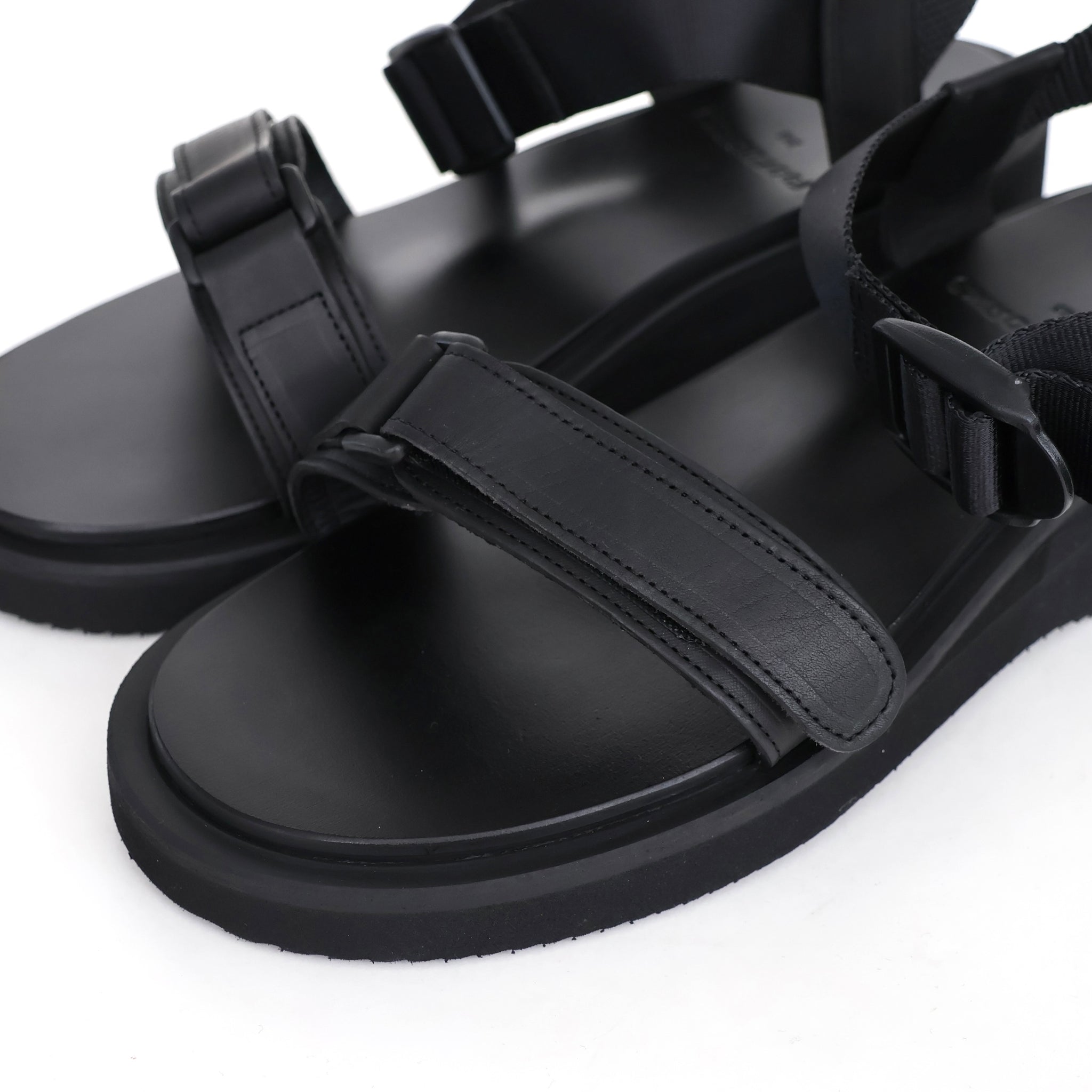New Sandals with Velcro Straps in Smooth Leather