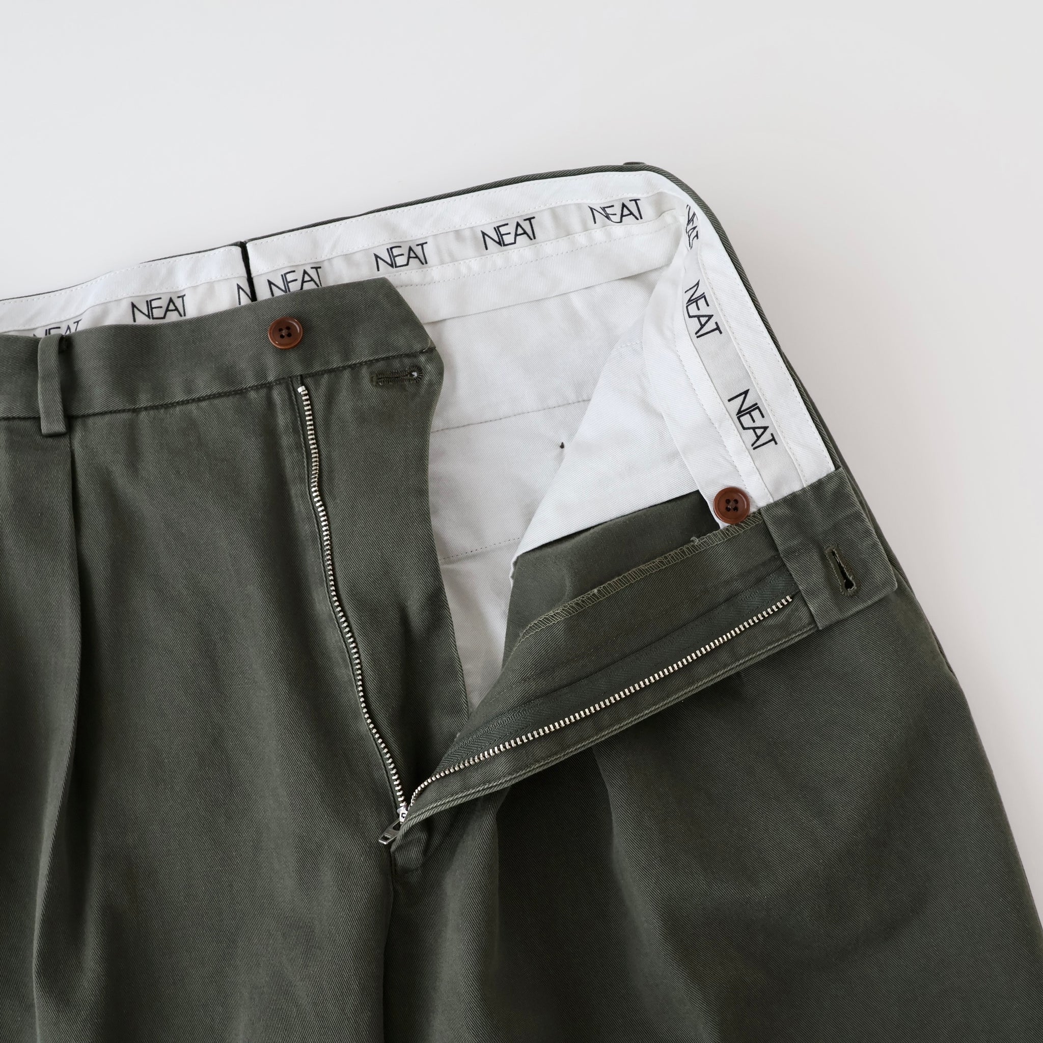 NEAT Chino