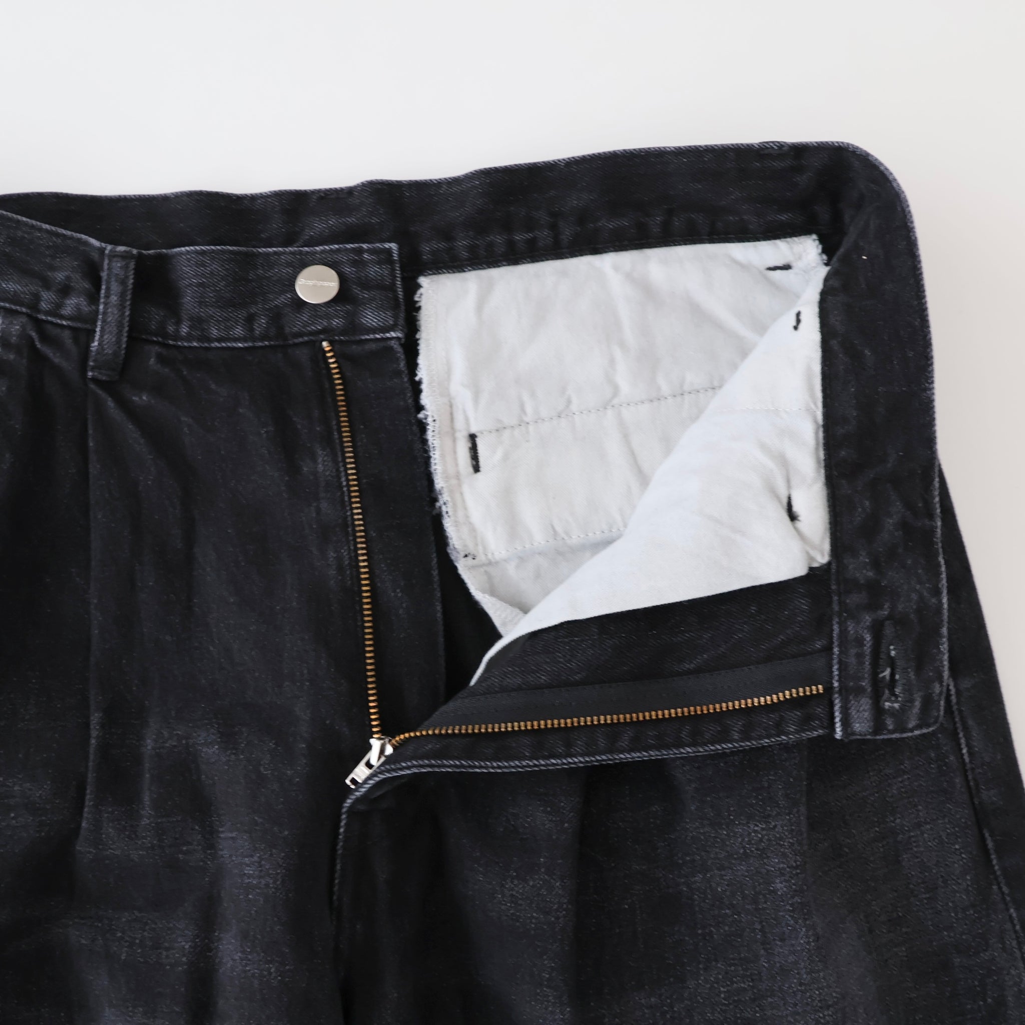 Selvage Denim Two Tuck Tapered Pants