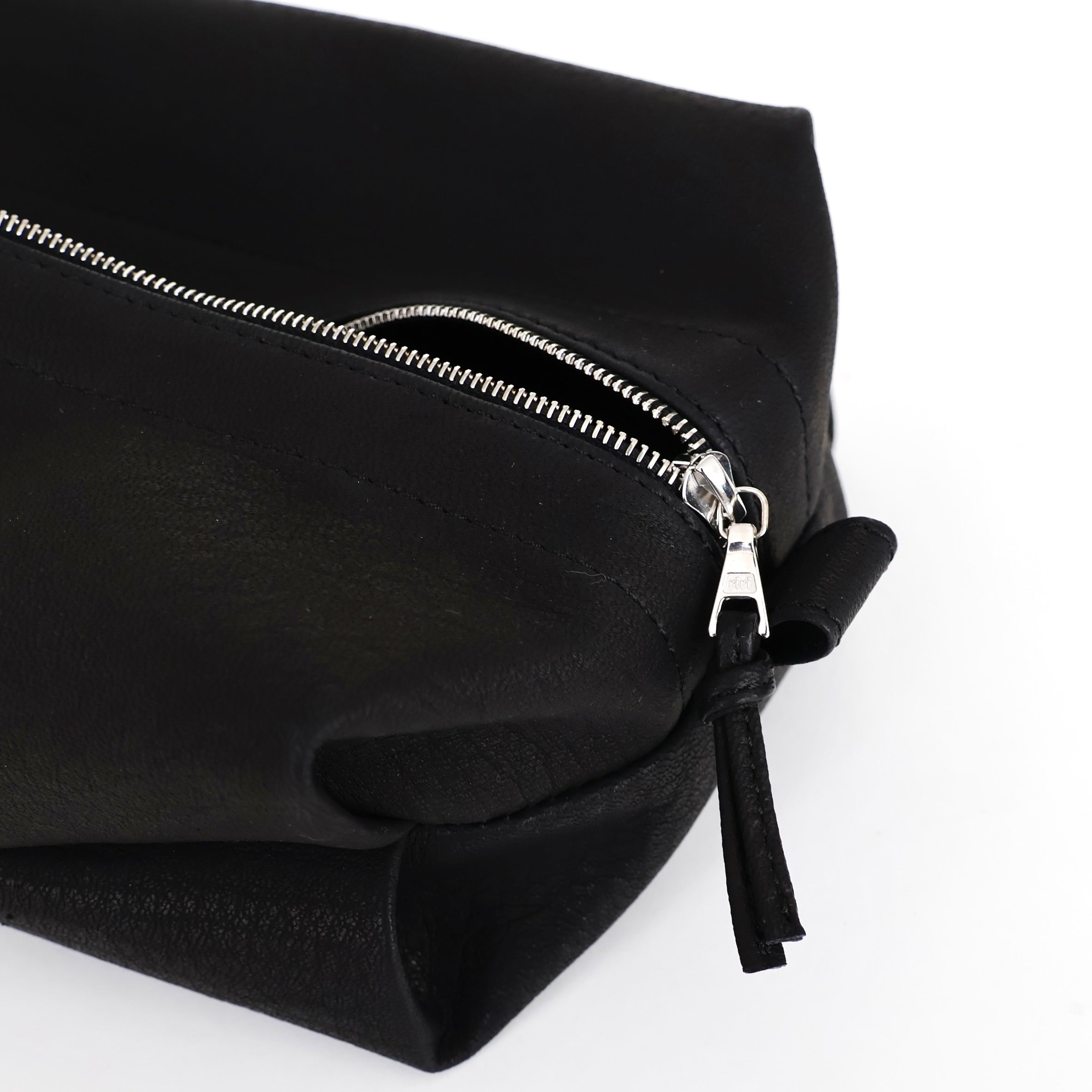 DA131 / Double Faced POUCH M | ref. / Web Store