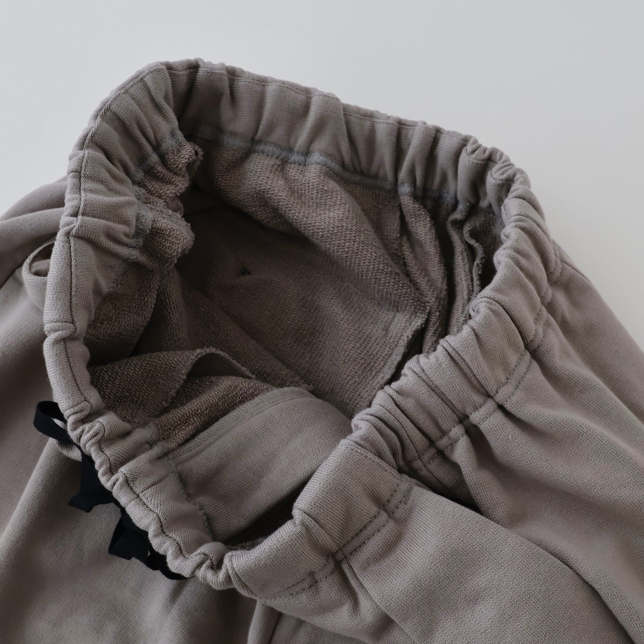 2TUCK SWEAT PANTS