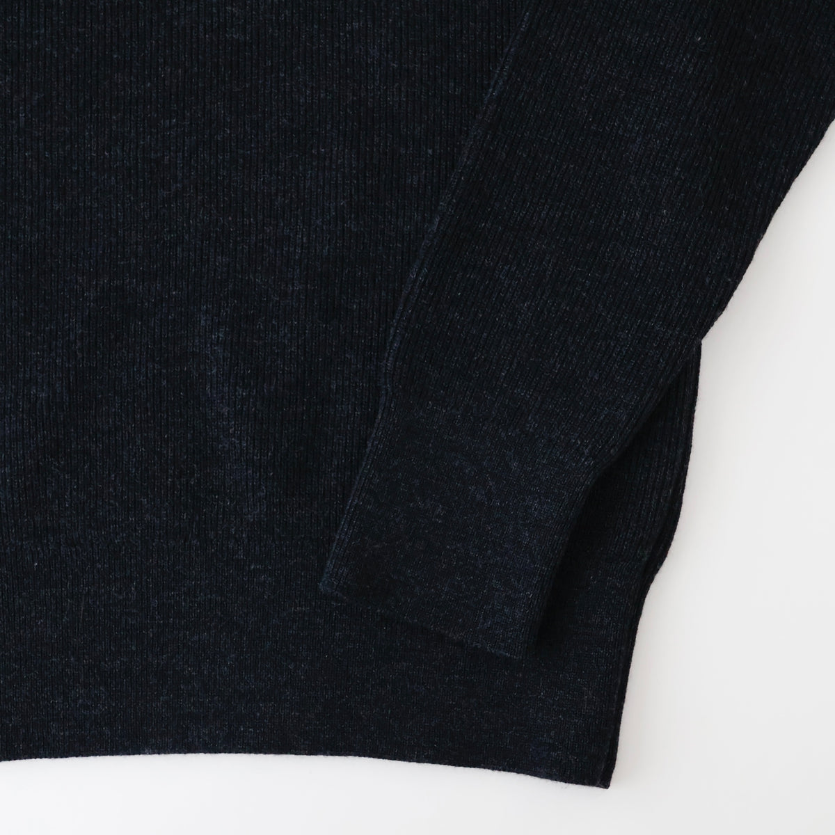 TURTLE NECK SWEATER