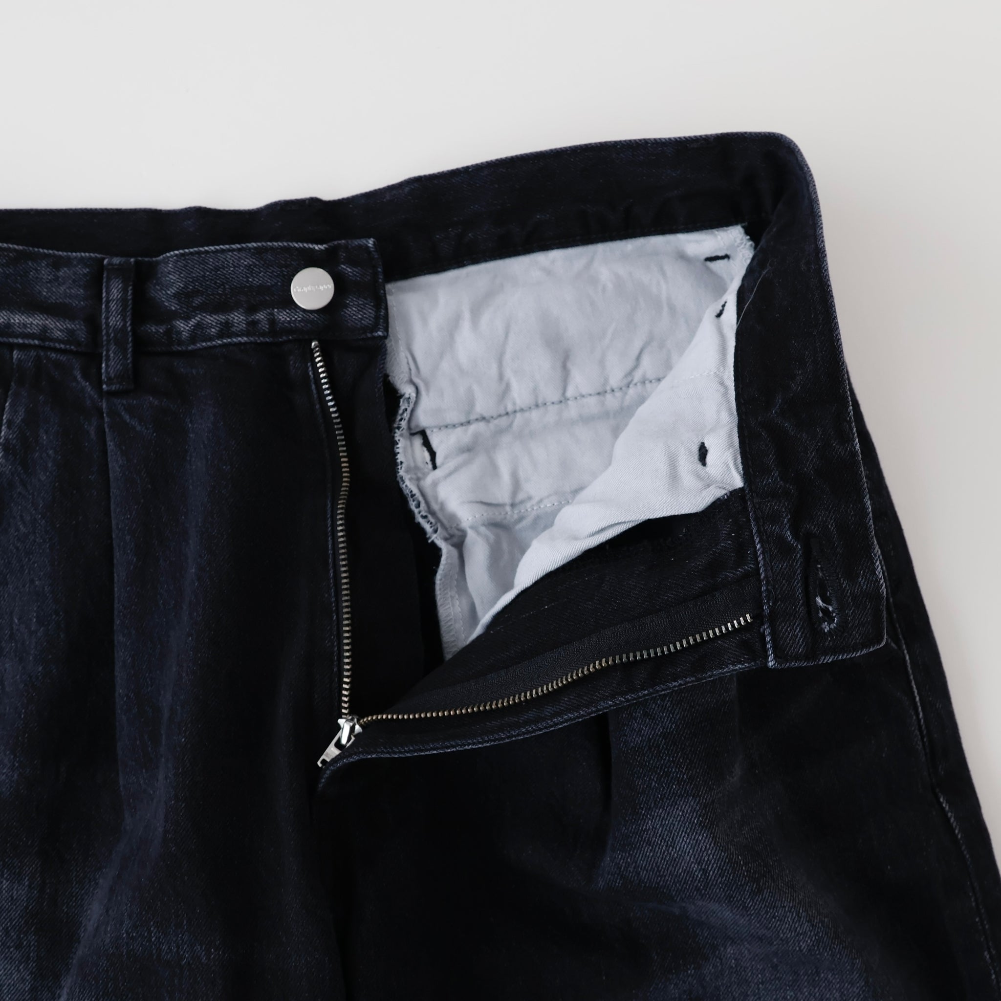 Selvage Denim Two Tuck Tapered Pants - ref. / Web Store