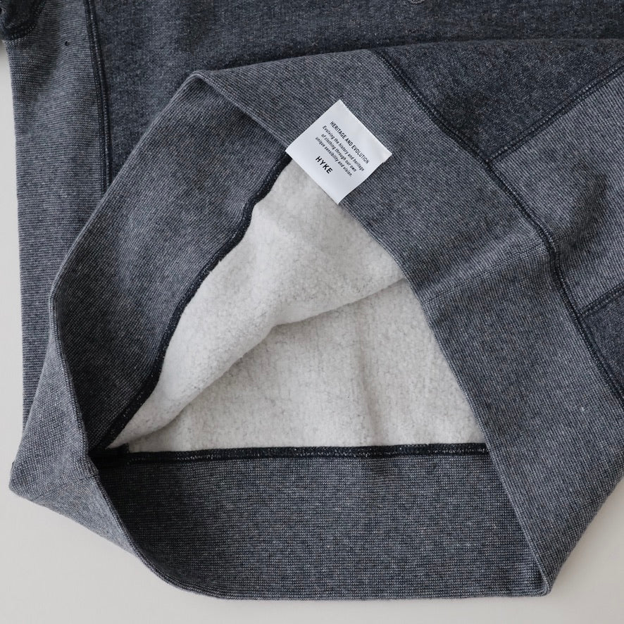 COLLARED SWEAT SHIRT