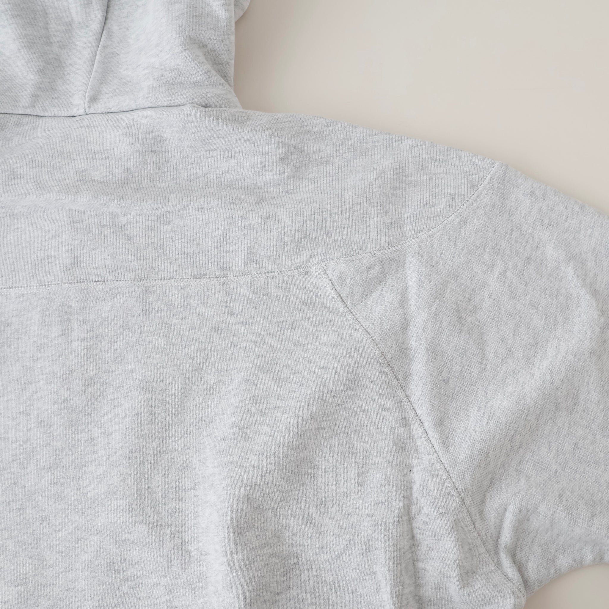 Cup shoulder sweat-shirt