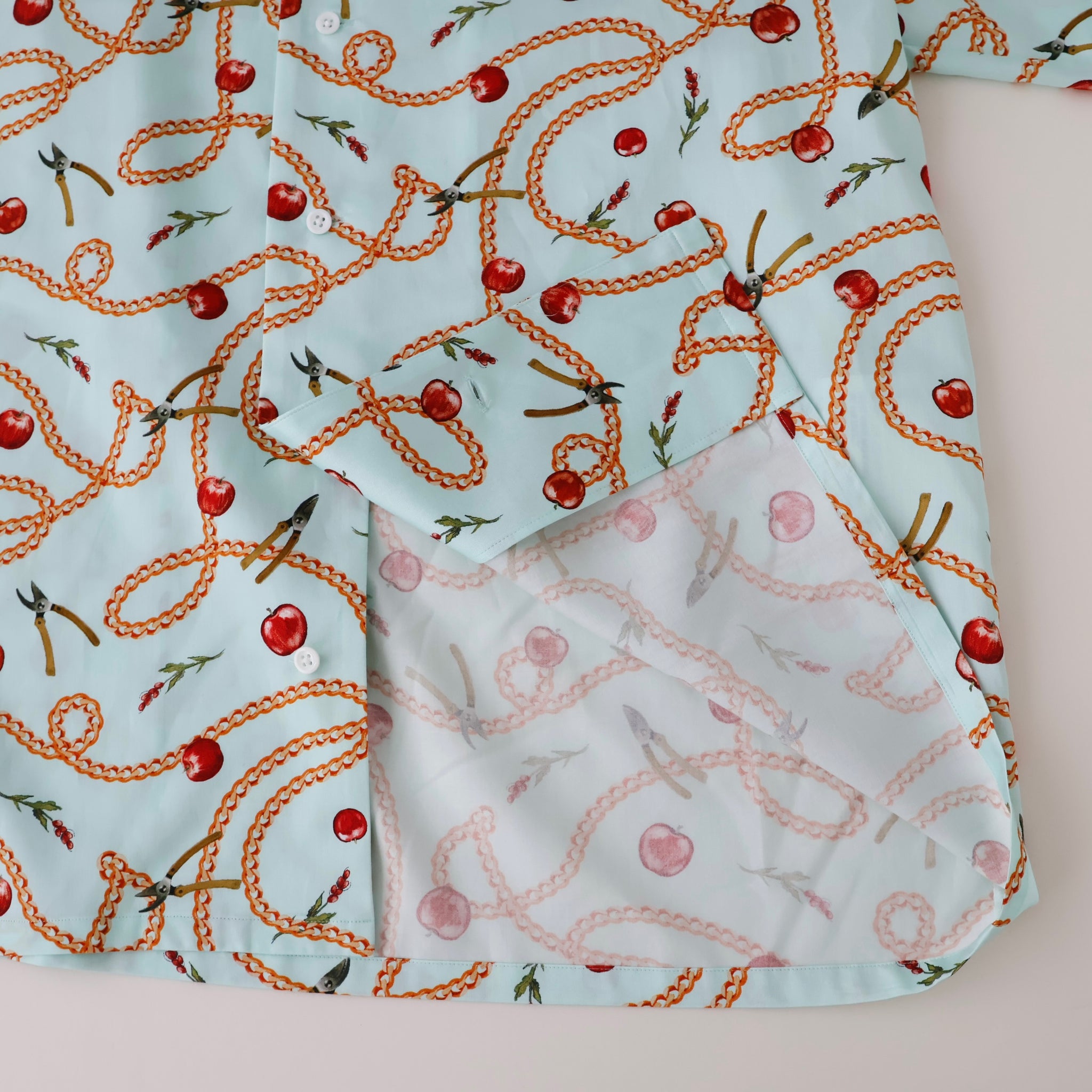 Open-collar S/S shirt (apple&chain)