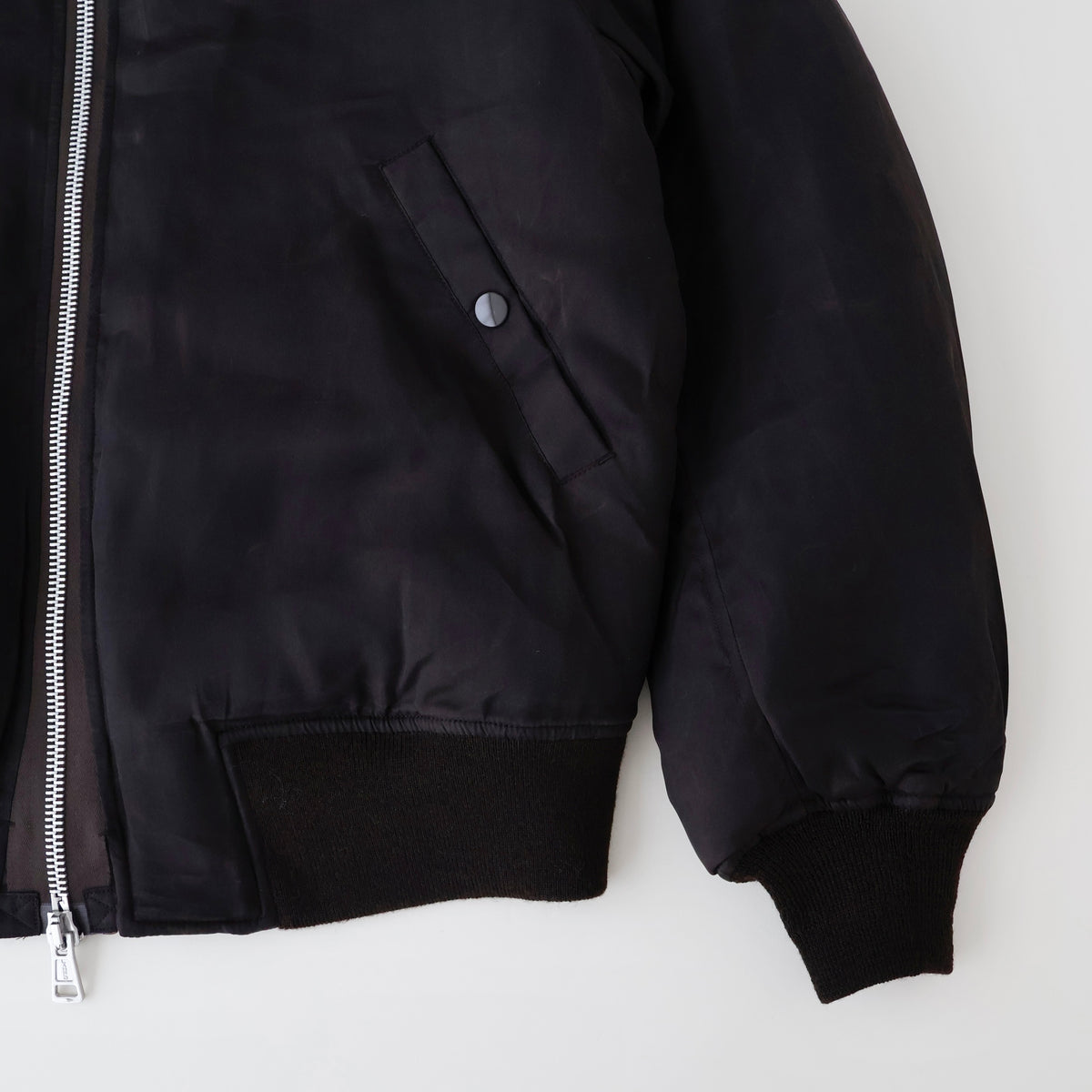 BOMBER