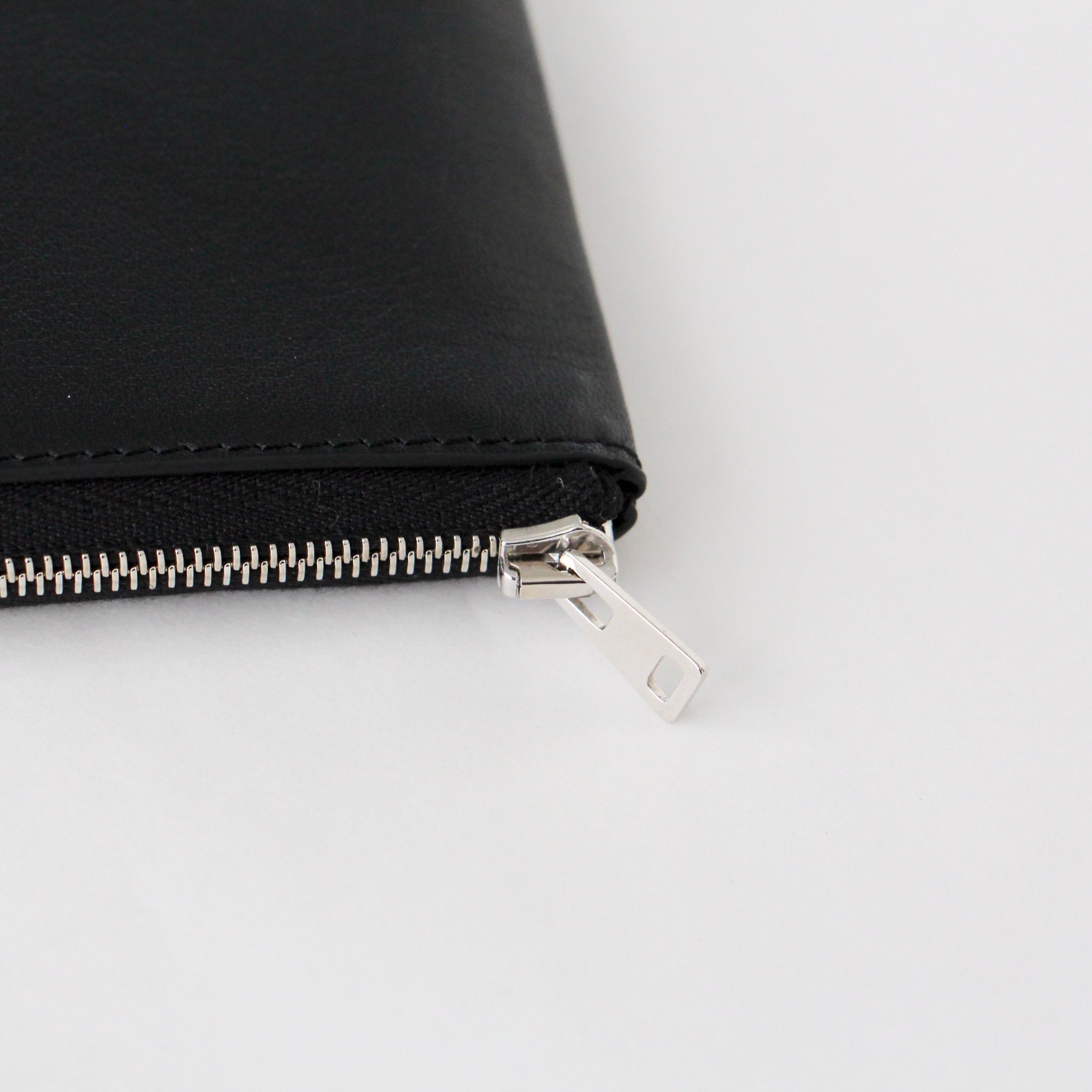 LE56 / L-SHAPED WALLET M