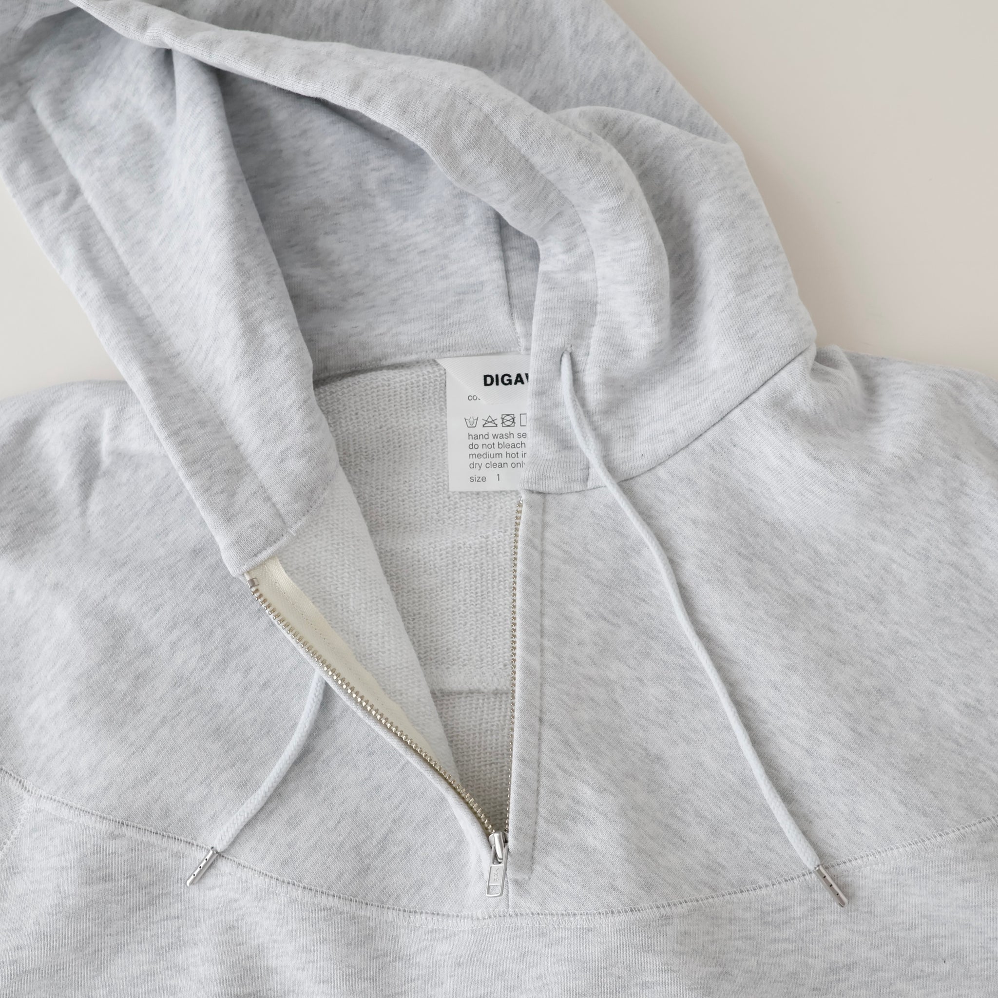 Cup shoulder sweat-shirt