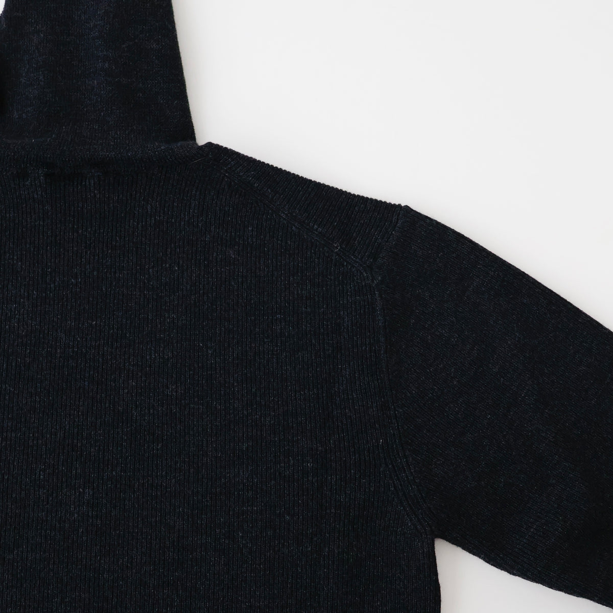 TURTLE NECK SWEATER