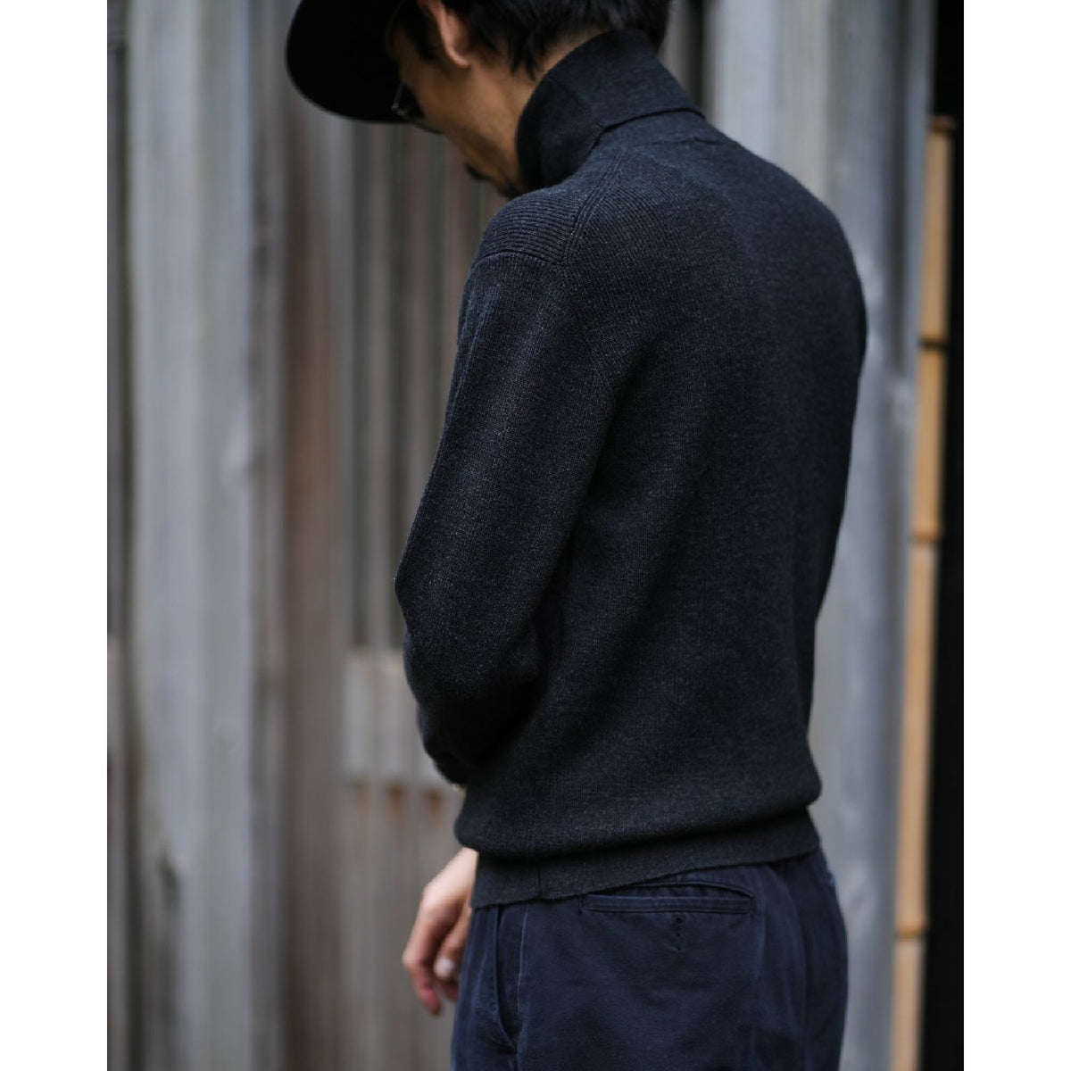 TURTLE NECK SWEATER