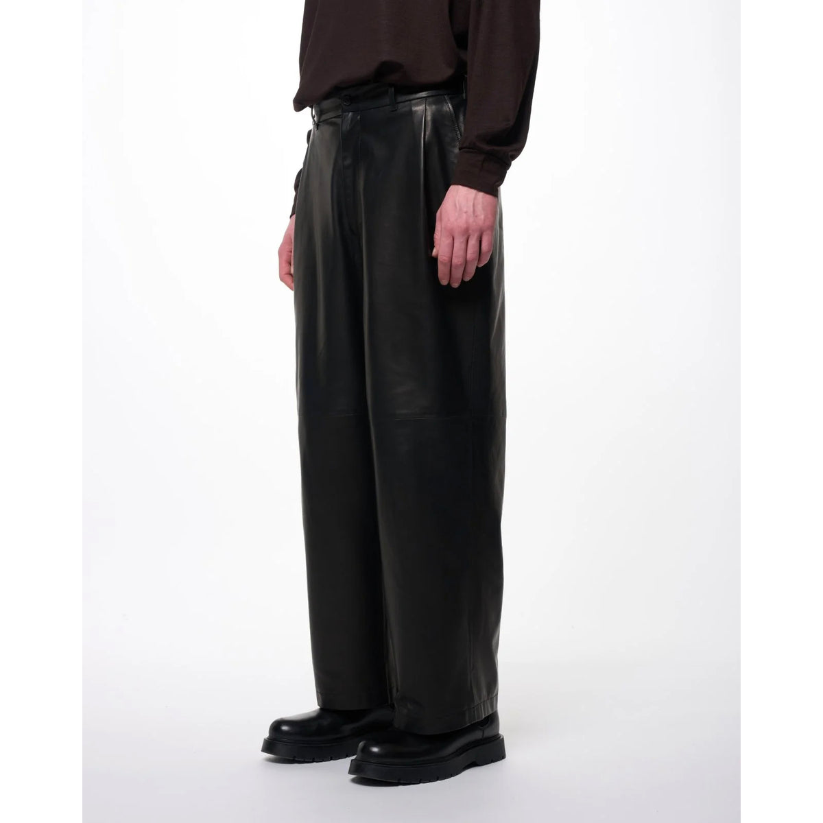 Glazed Sheepskin / Single Pleat Wide Trousers