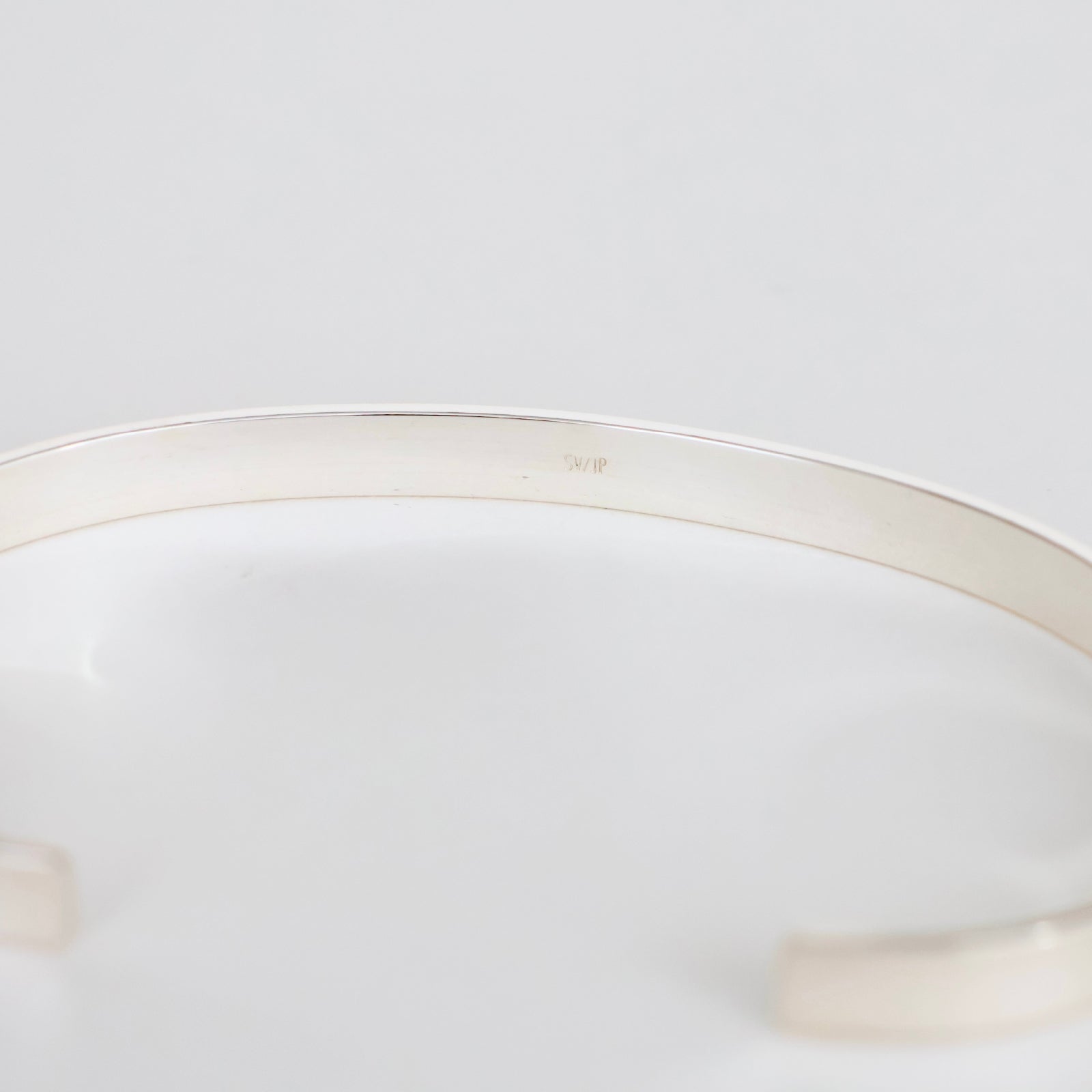 SL035 / S&C FLAT BANGLE
