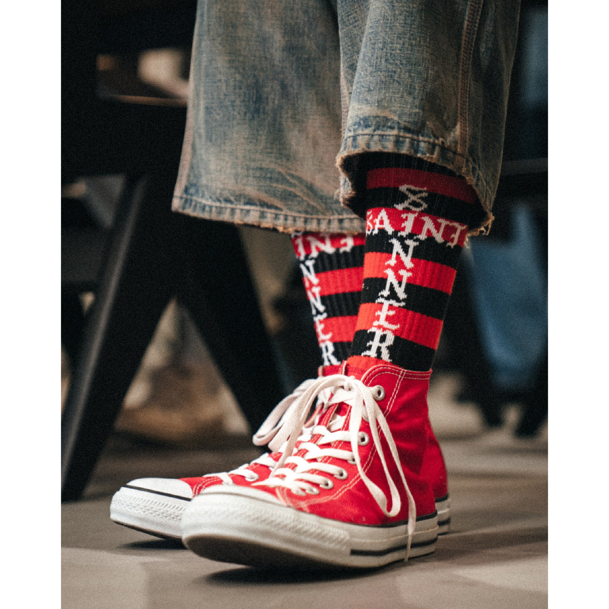 SOCKS / BORDER / BLACK+RED