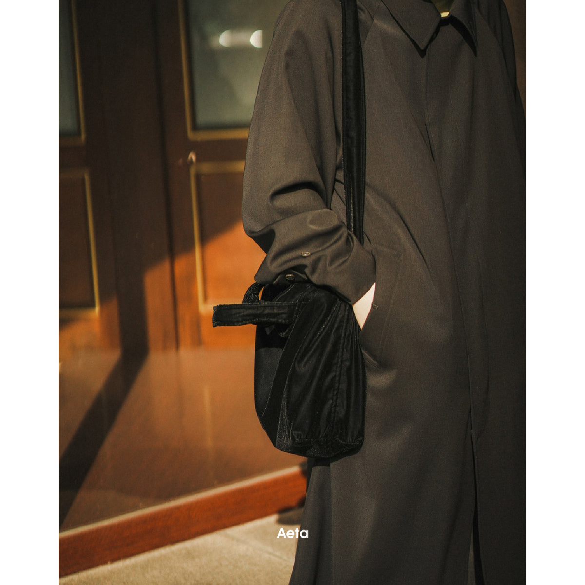 VL01 / SHOULDER TOTE S