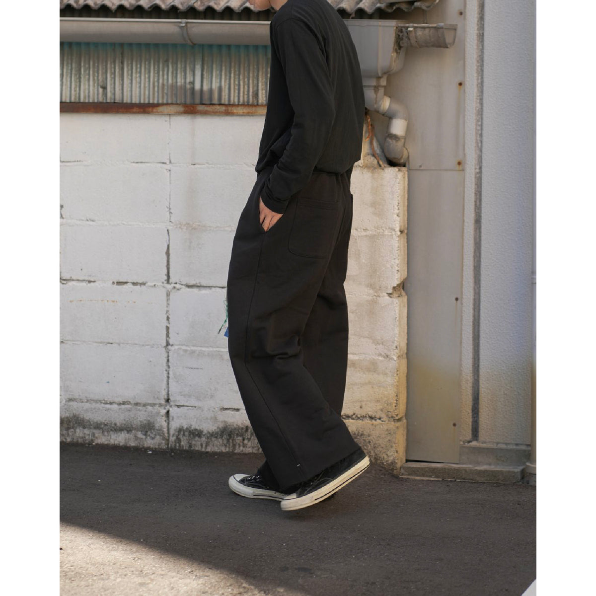 Wide sweat pants