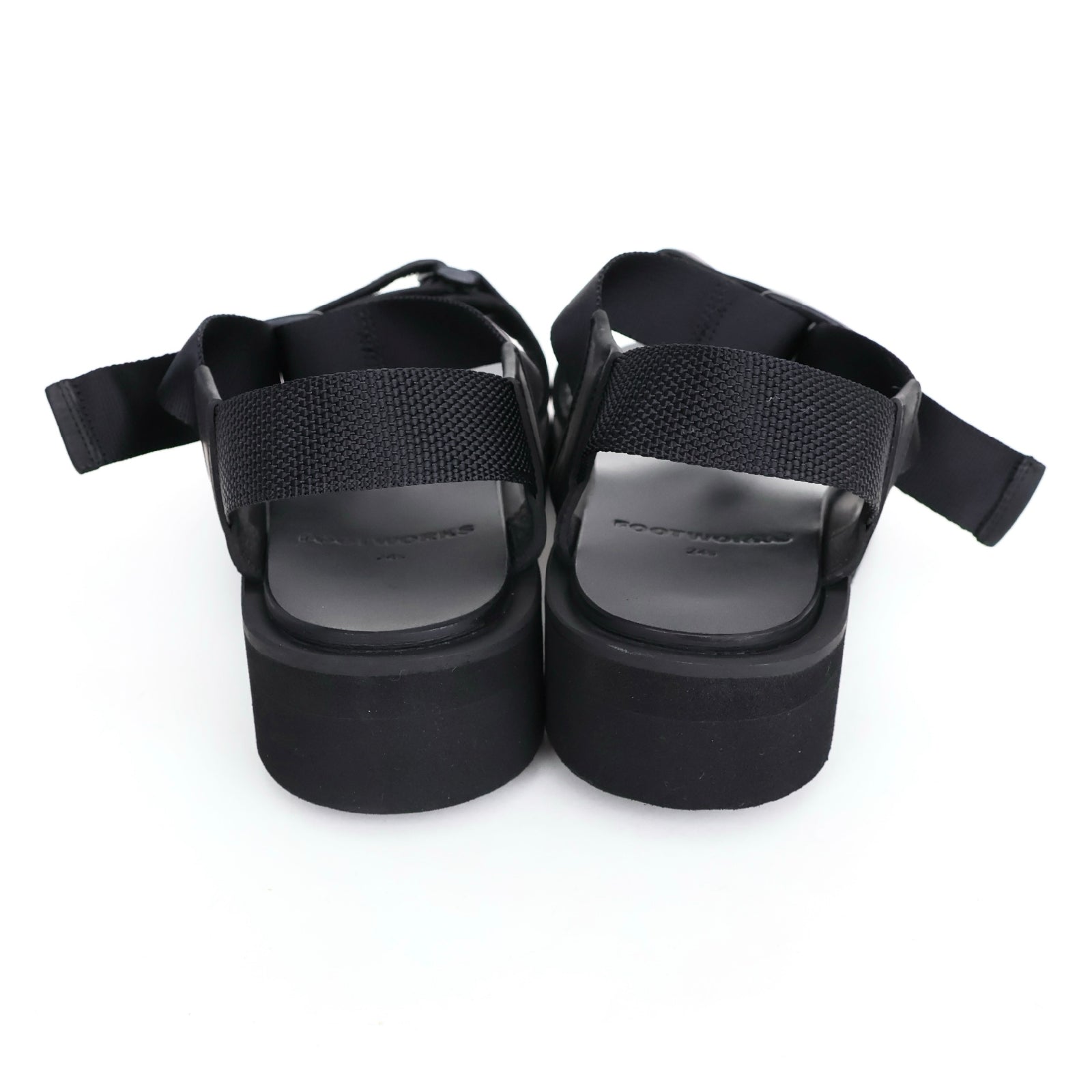 New Sandals with Velcro Straps in Smooth Leather