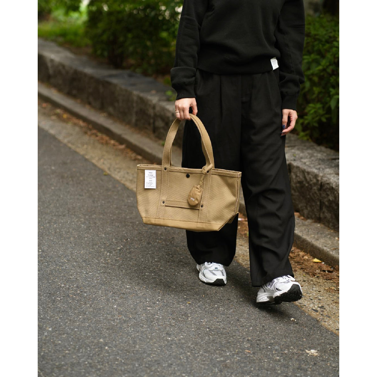TOTE BAG (MEDIUM)