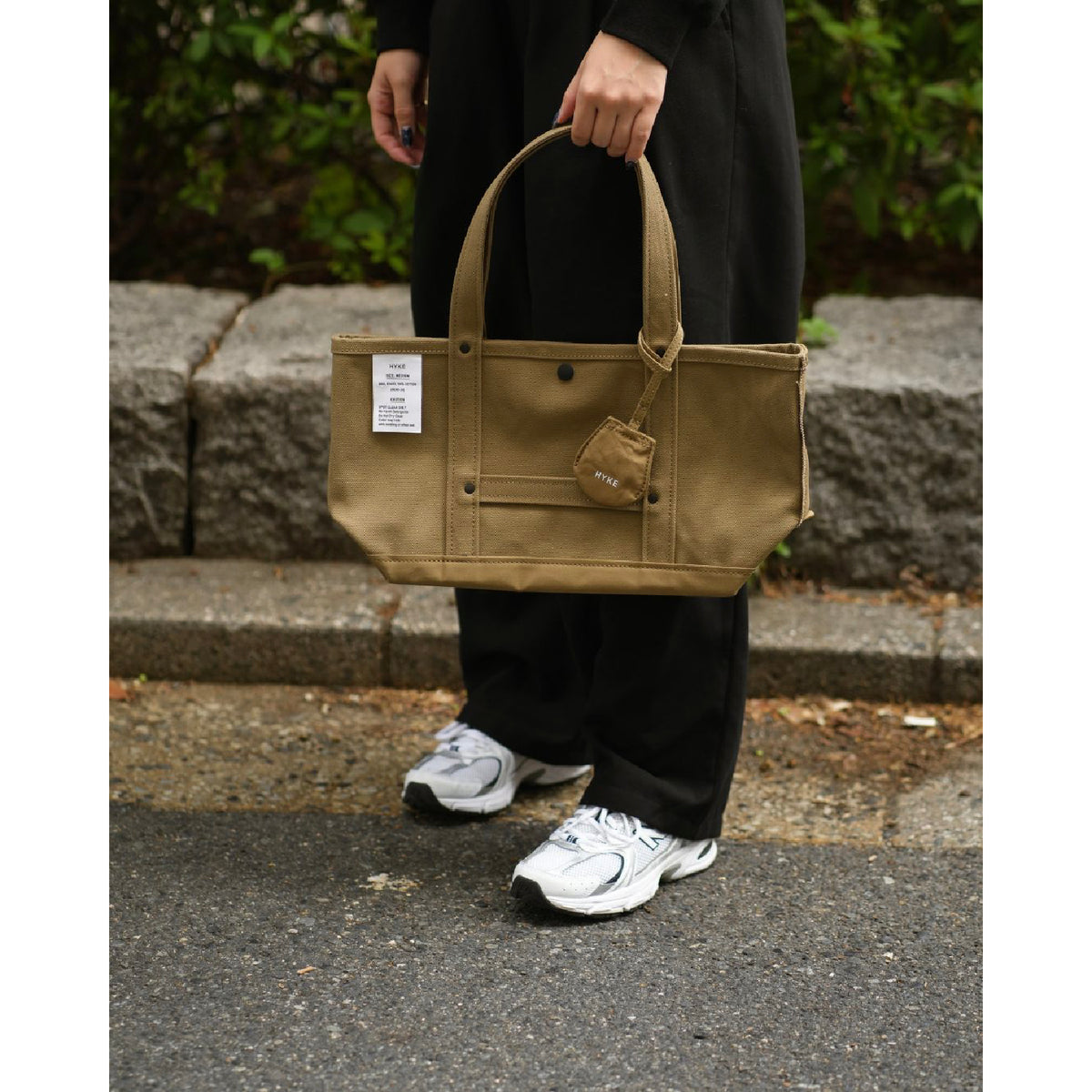 TOTE BAG (MEDIUM)