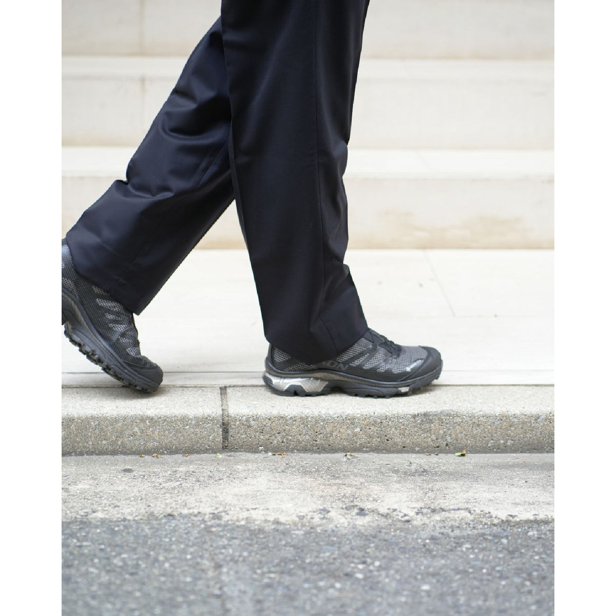 Wool Light Gabardine Shoecut Slacks