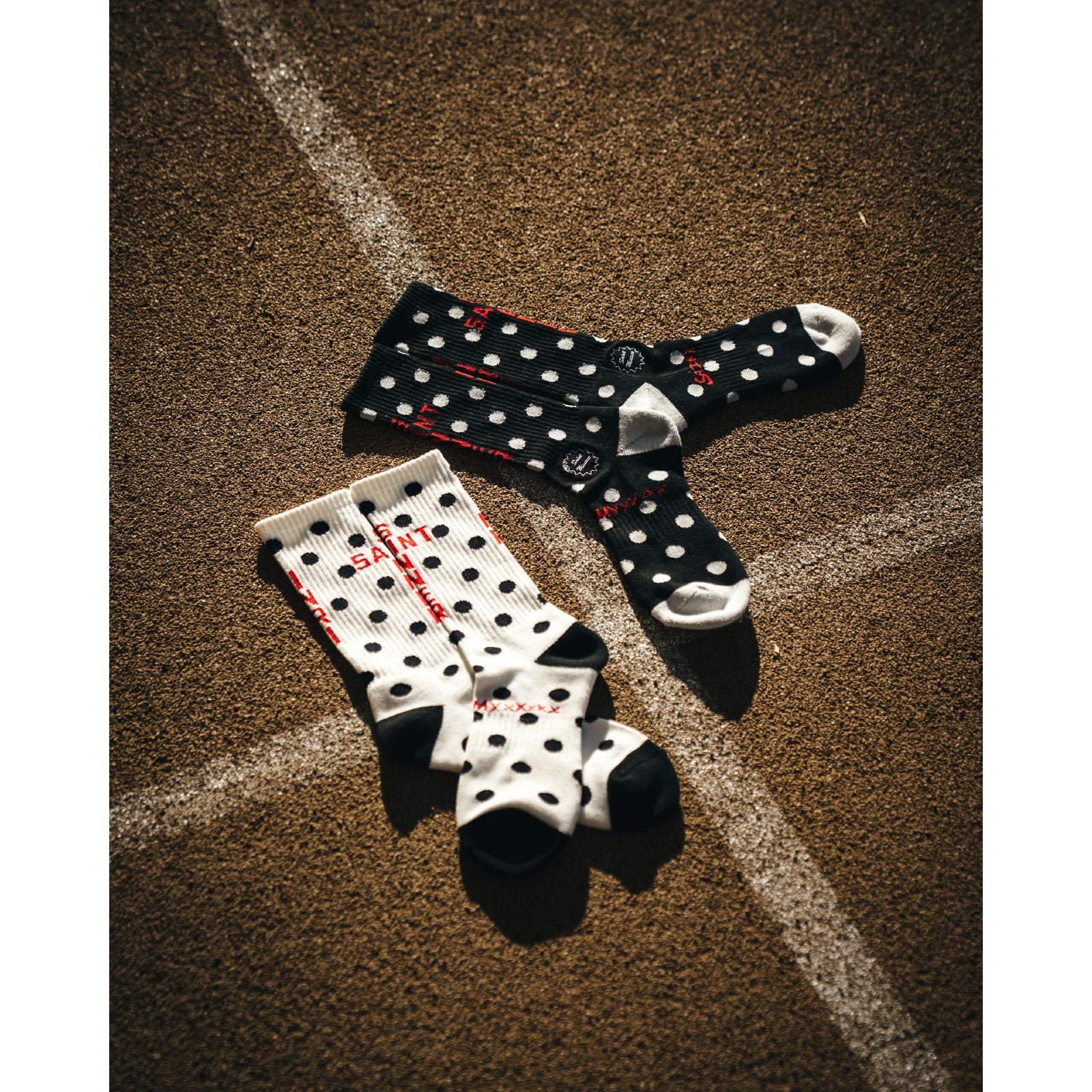 SOCKS / DOT / WHITE