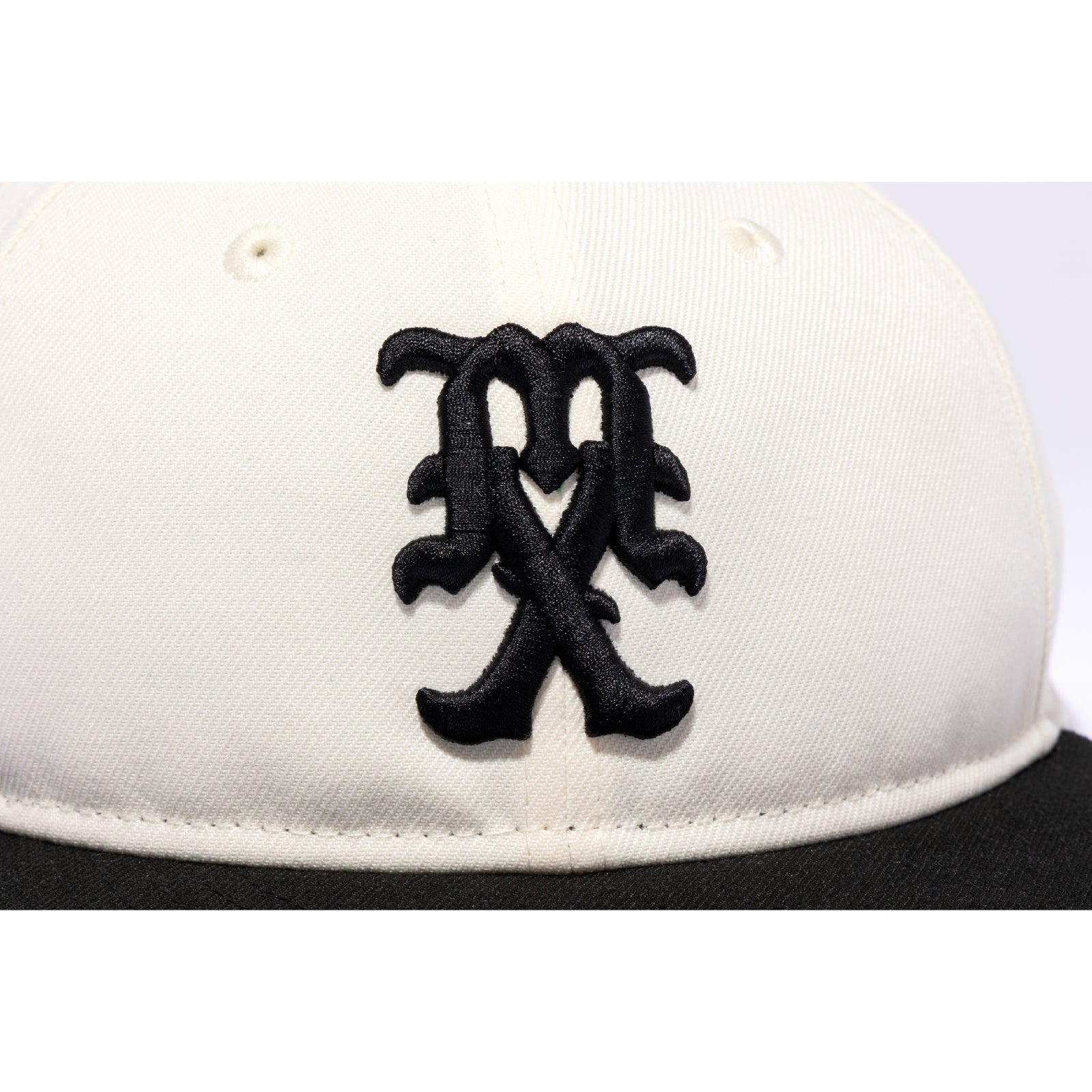 NE_CAP / CELEBRITY /  WHITE - ref. / Web Store