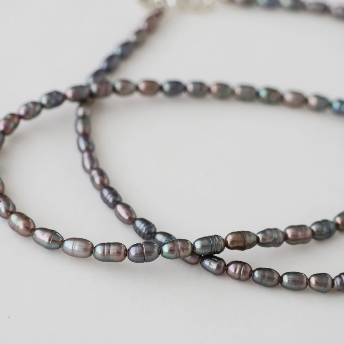 SL020 / TWNKL PEARL NECKLESS