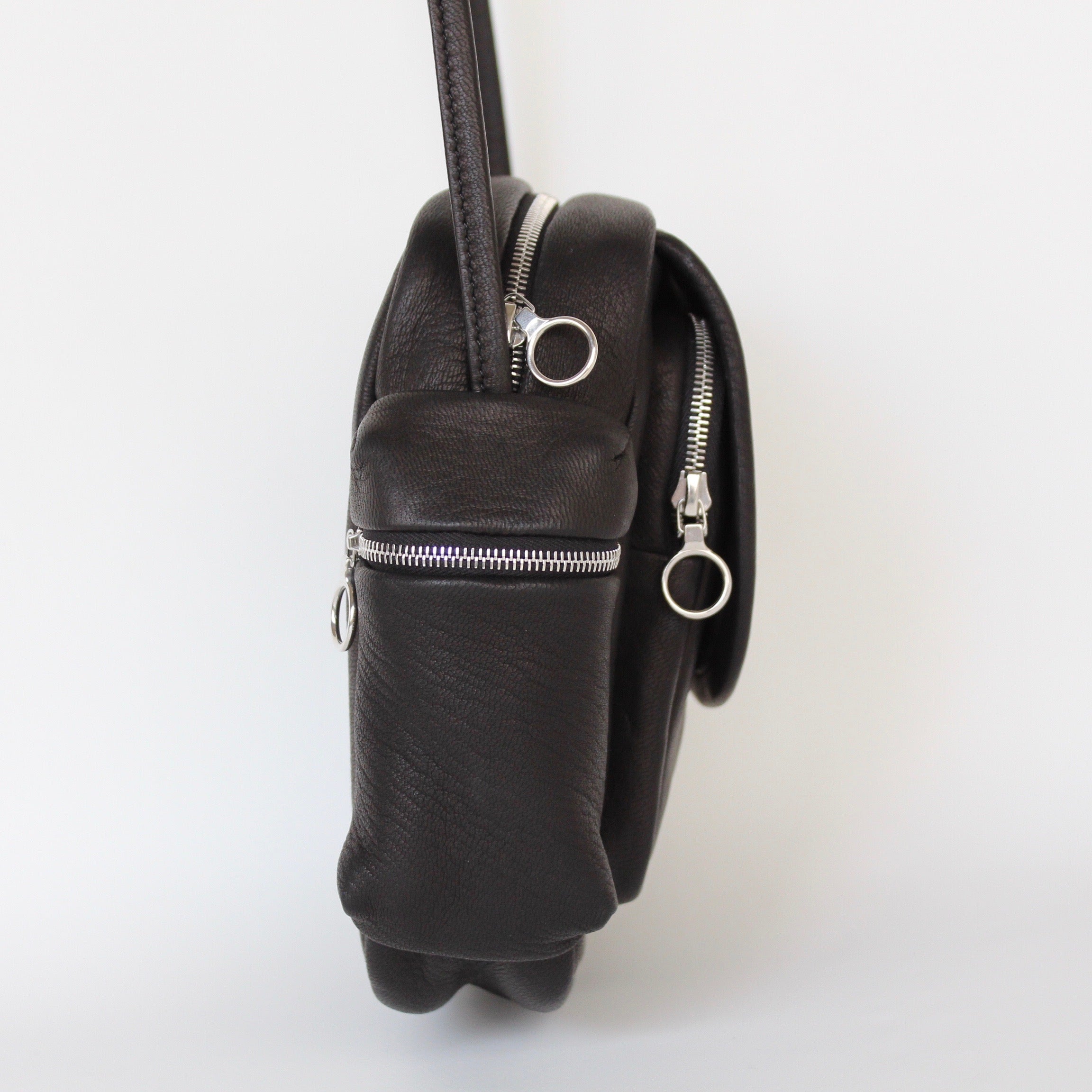 DA05 / DEER LEATHER SHOULDER POUCH | ref. / Web Store