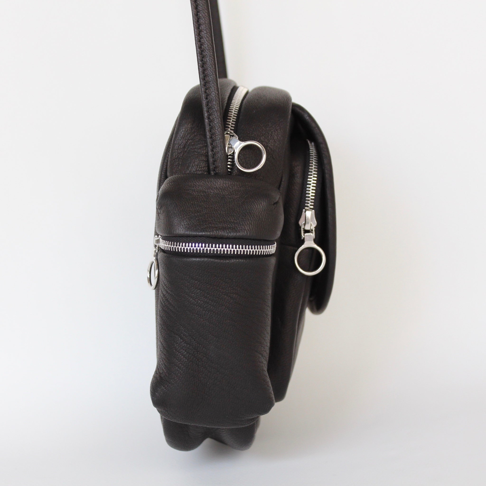 DA05 / DEER LEATHER SHOULDER POUCH - ref. / Web Store
