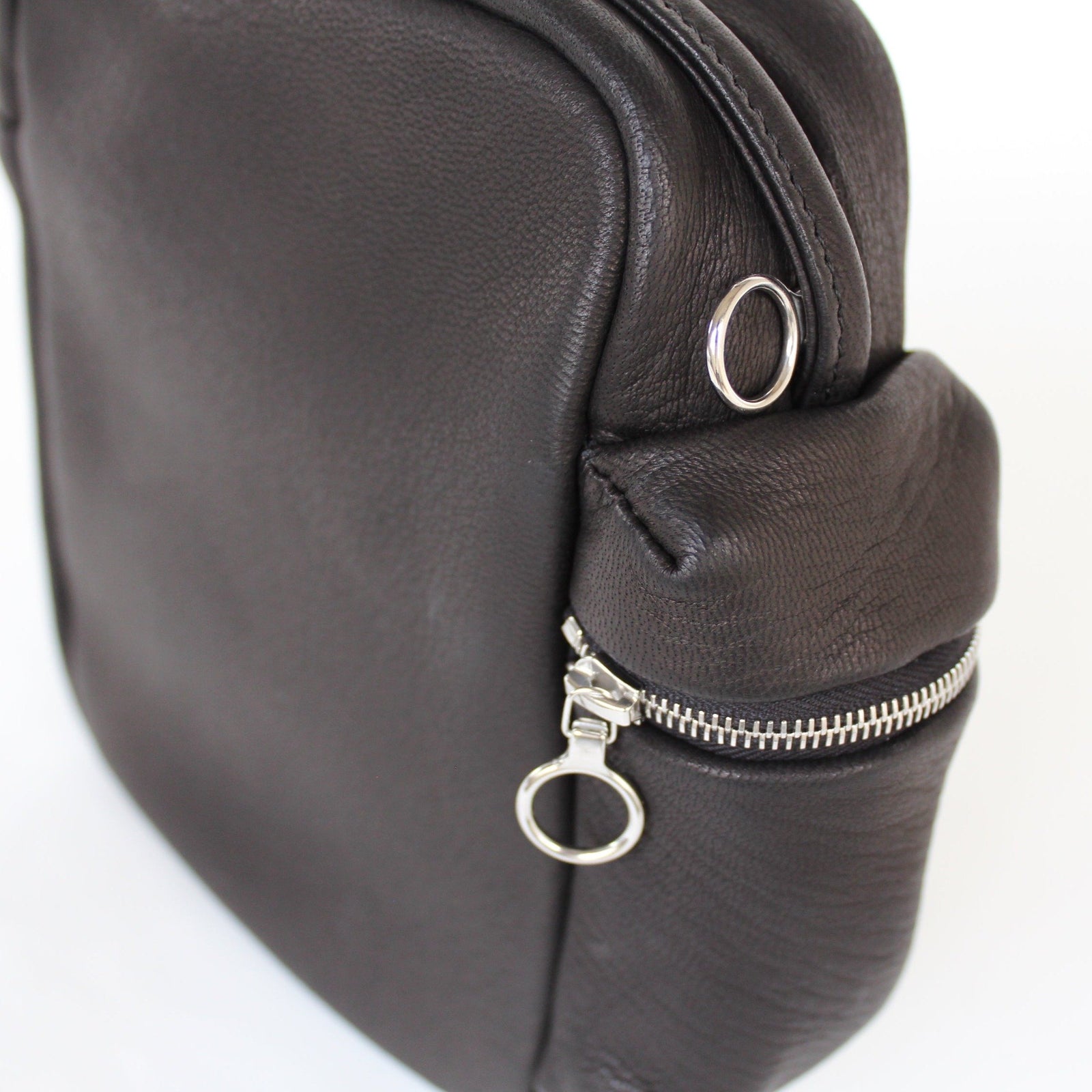 DA05 / DEER LEATHER SHOULDER POUCH | ref. / Web Store