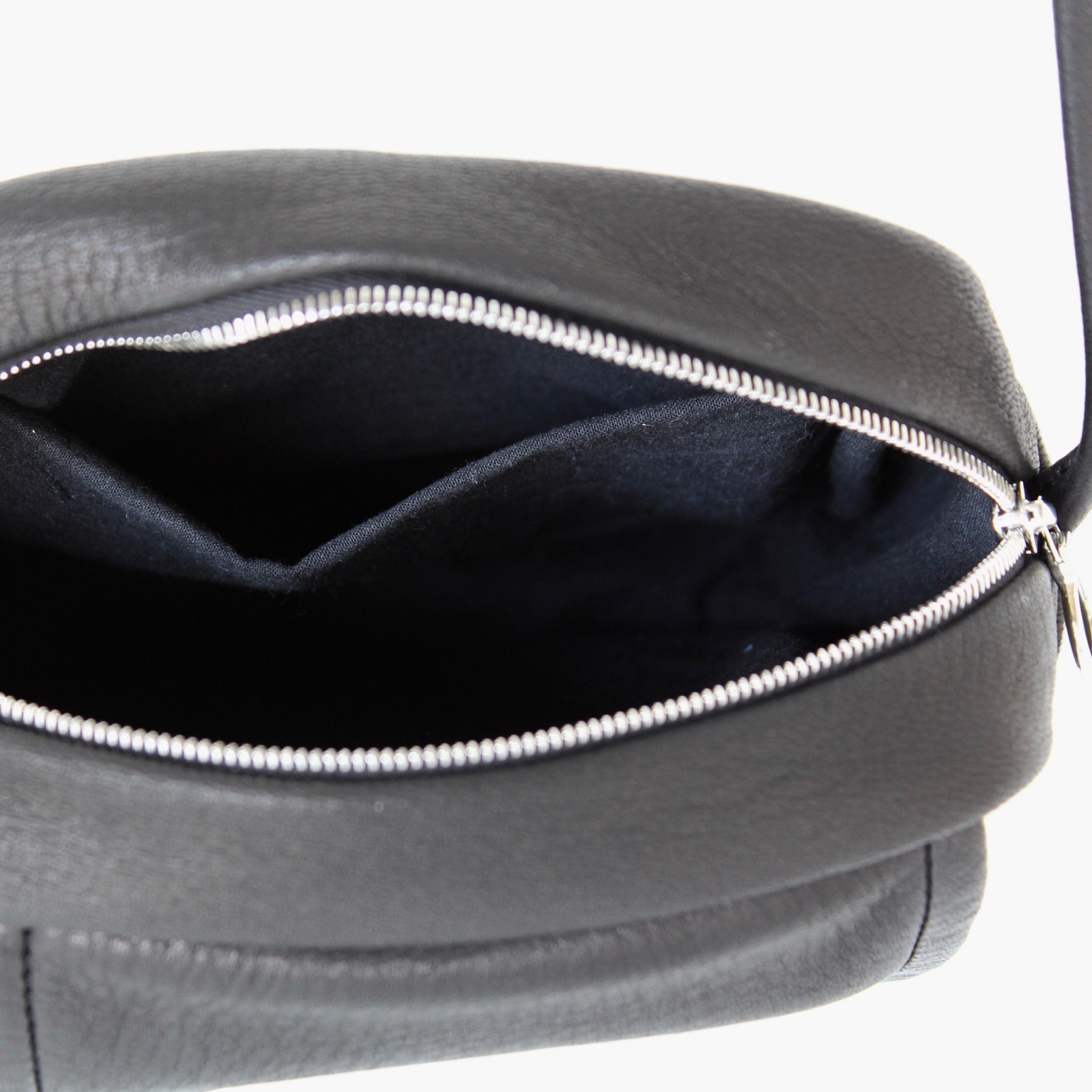 DA05 / DEER LEATHER SHOULDER POUCH | ref. / Web Store