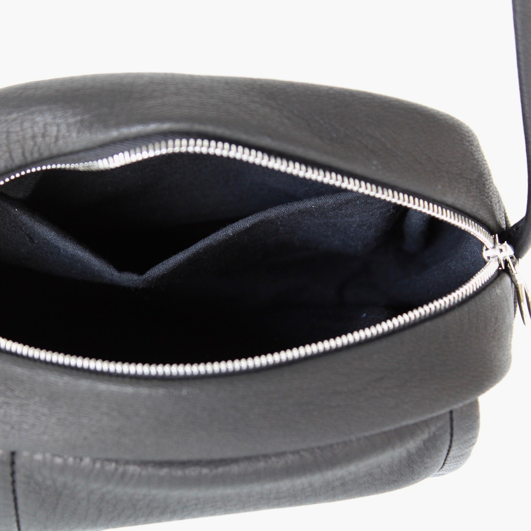 DA05 / DEER LEATHER SHOULDER POUCH - ref. / Web Store