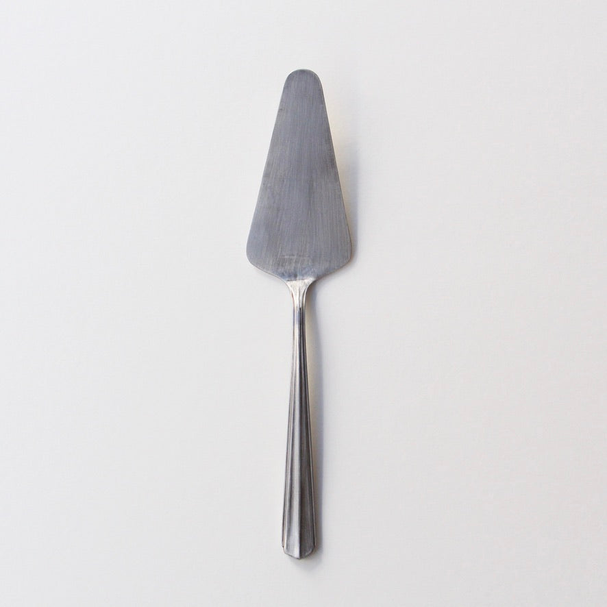 ryo / cake server