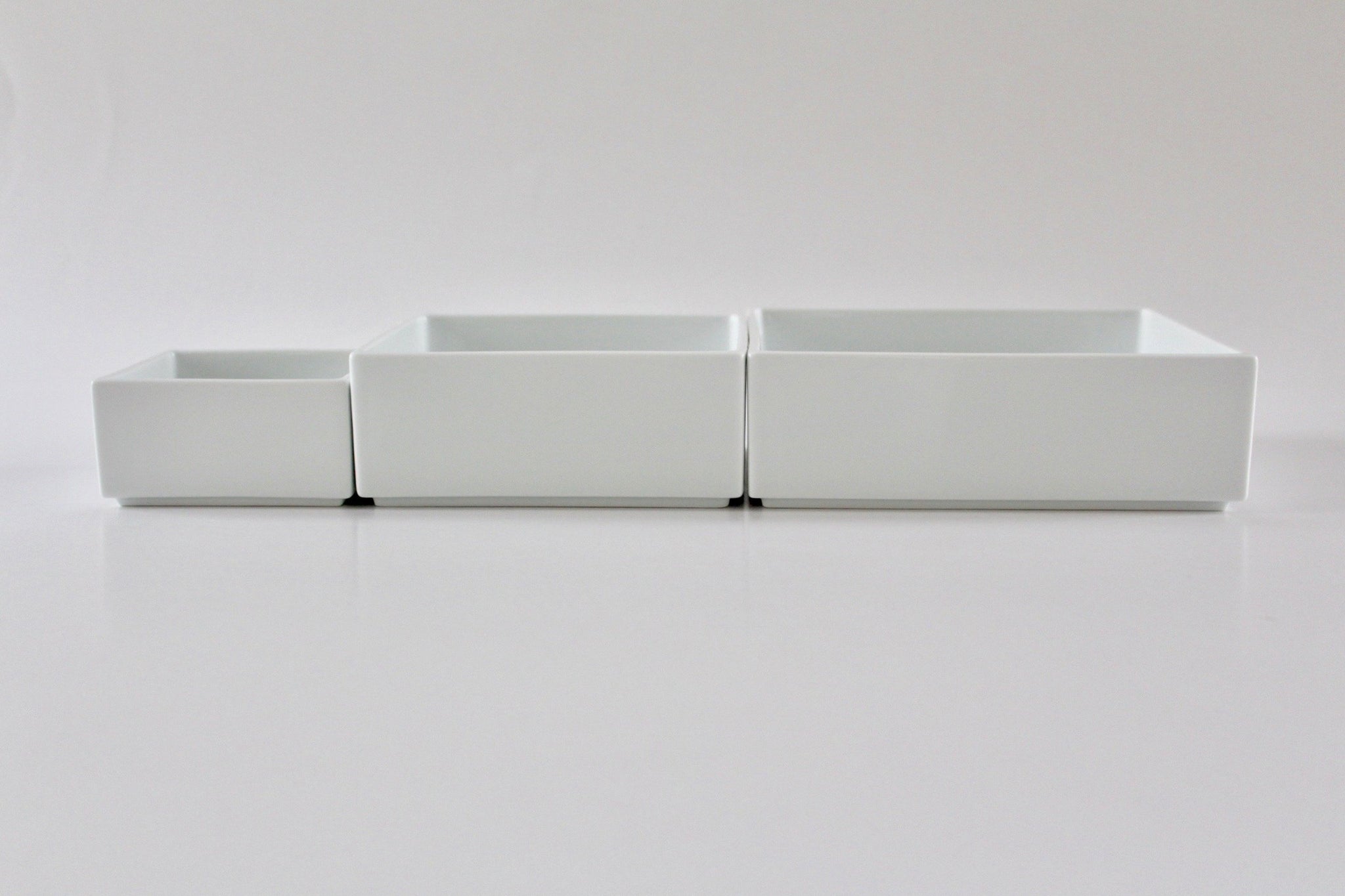 重箱 白磁<br>中 蓋 - ref. / Web Store